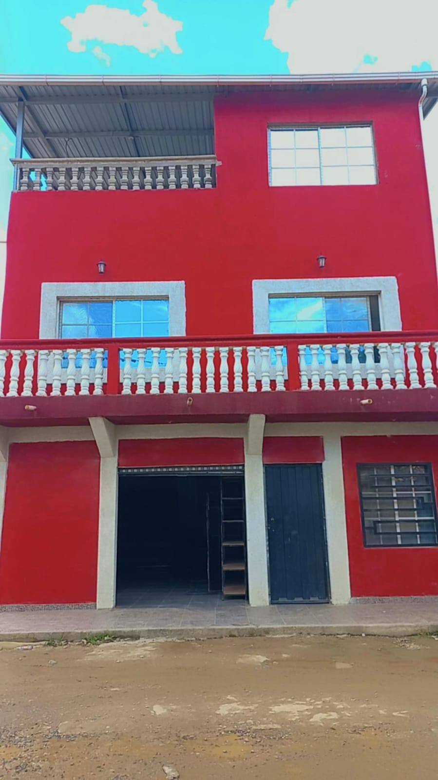 Casa Comercial en Barrio Plaza Nueva – Guaimaca